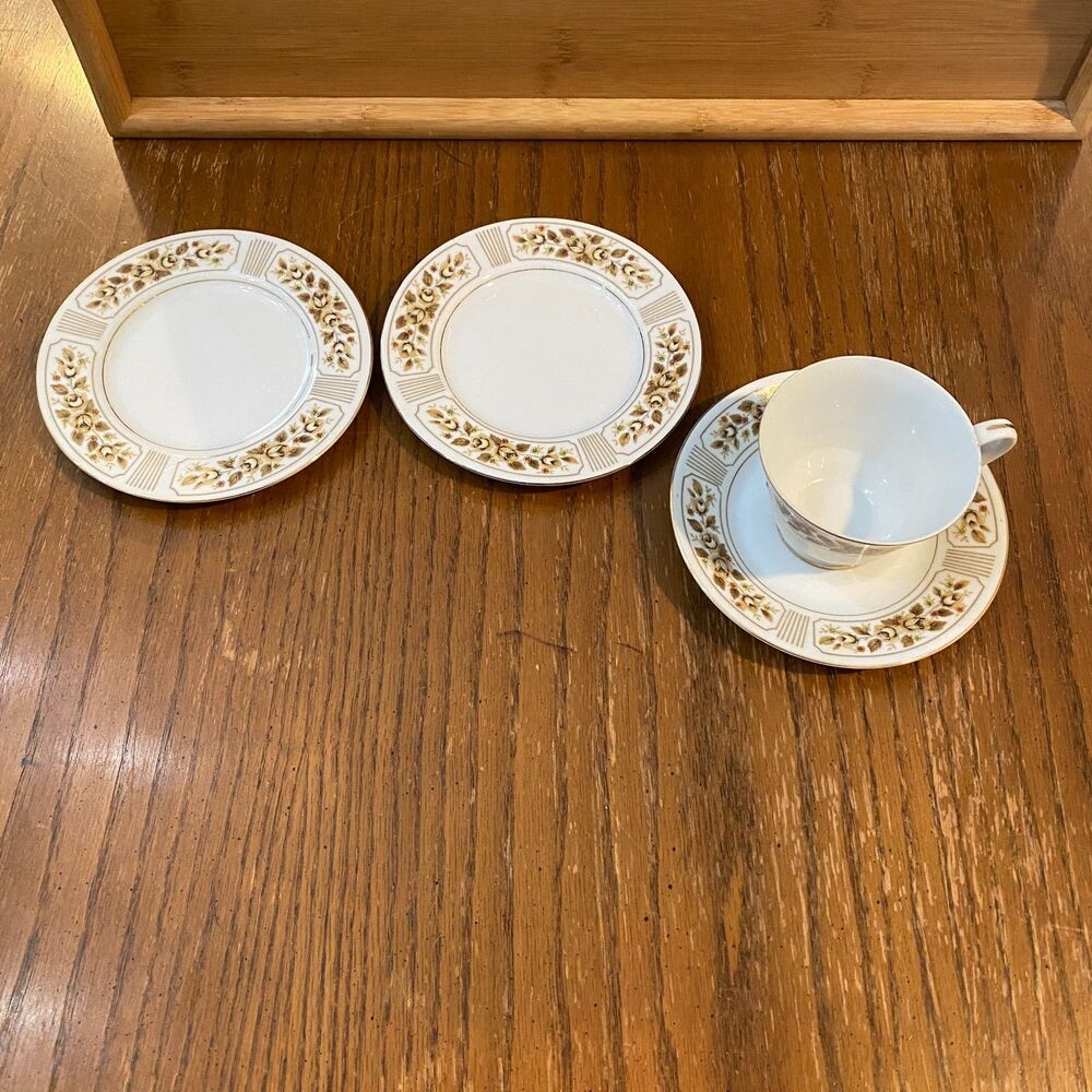 Norleans Catalina Fine China Japan – 4 Pc Lot – Cup Saucer 2 Salad Plates Floral